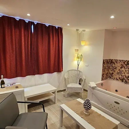 Bed & Breakfast Triskeles Giardini Naxos